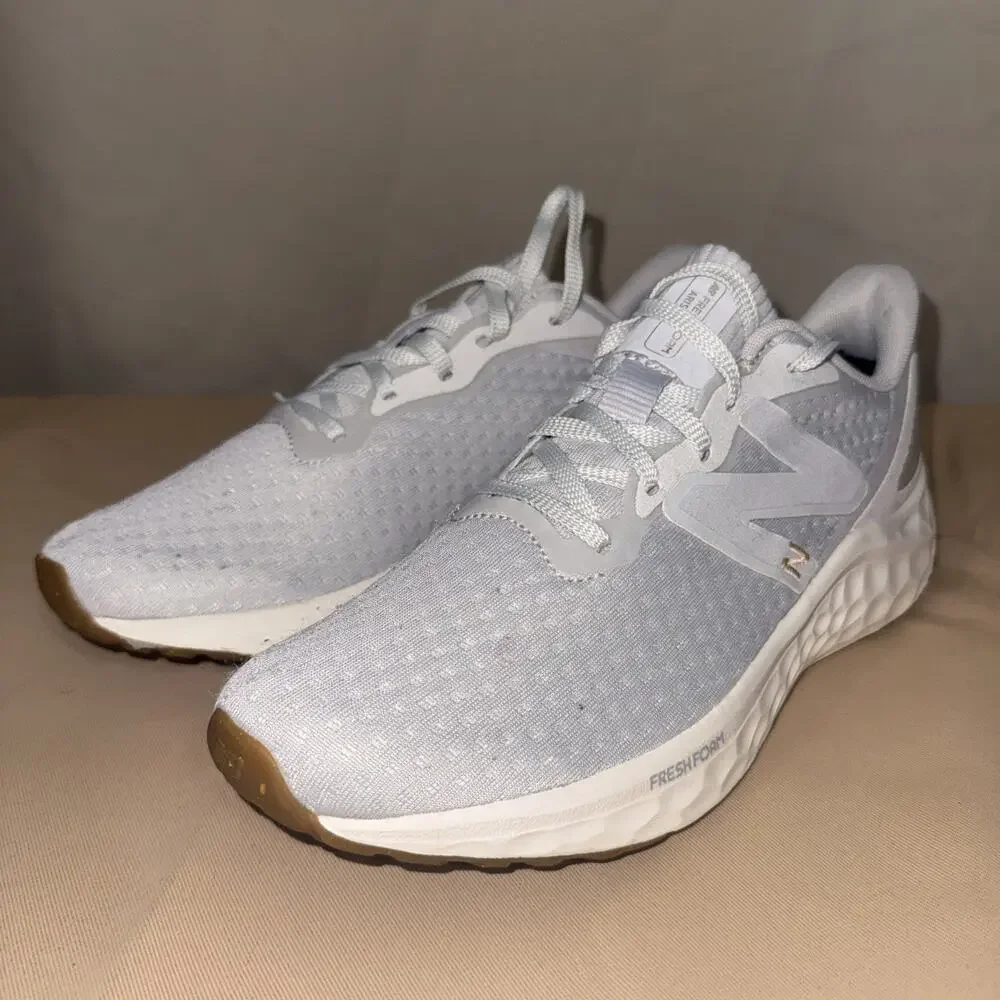NEW BALANCE Fresh Foam Arishi V4 Shoes Sneakers Women's 9 Light Gray Running Gym